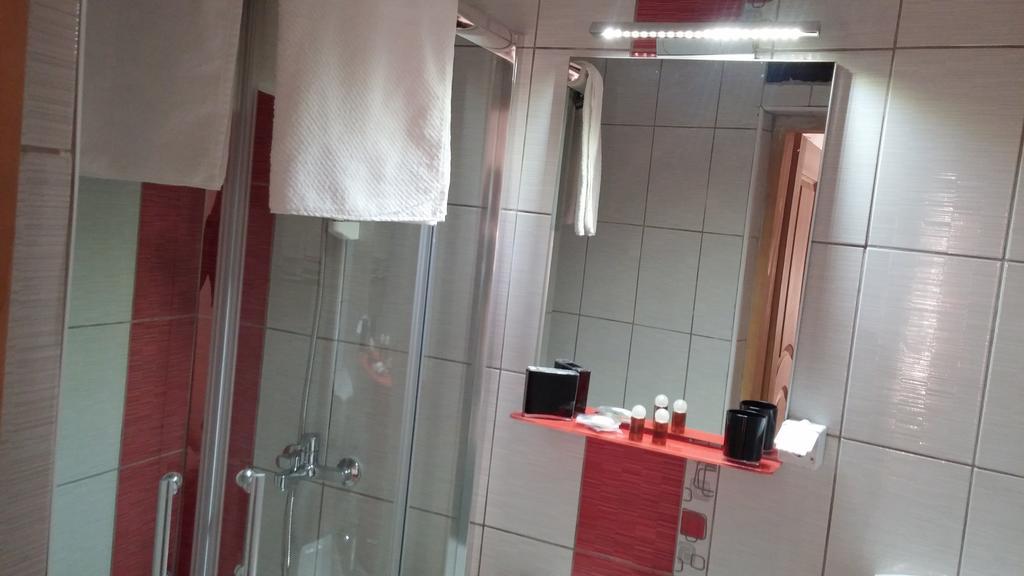 B&B Bazeni SJJ Rom bilde